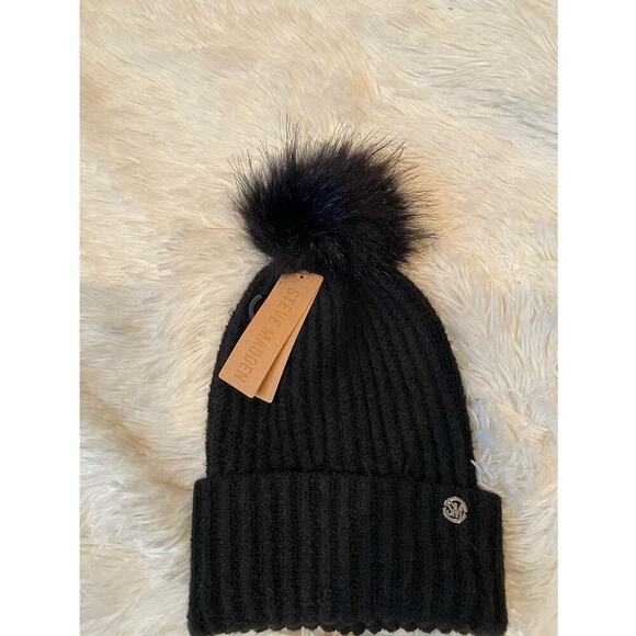 Steve Madden Heathered Rib Knit Black Beanie Hat with Puff - Sz. OS (NWT) - Picture 1 of 4